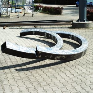 gewendeltes Holmpaar  aus Rechteckrohr 02