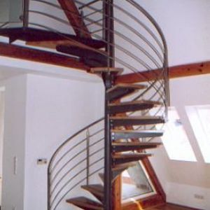 Spindeltreppe Doppelkragarm