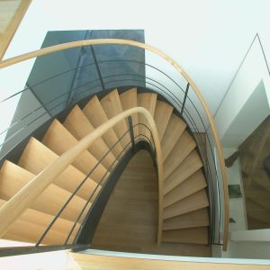 Wangentreppe mit Parabelförmigem Grundriss